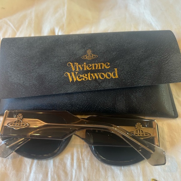 Vivienne Westwood Reed Oval Sunglasses Green 5094 - Picture 4 of 4